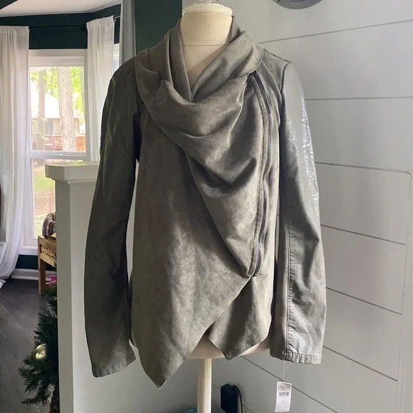 Blank NYC “Private Practice” Jacket - Picture 5 of 9